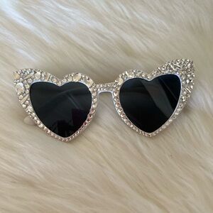⚡️ White Rhinestone Heart Cat eye sunglasses